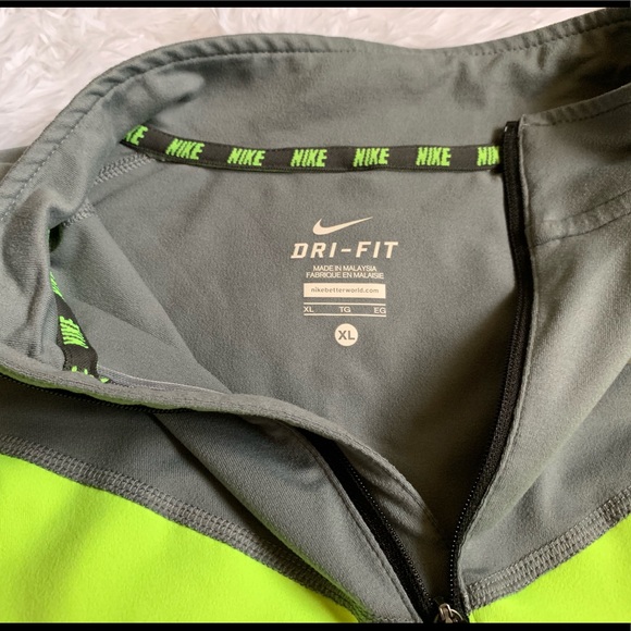 Running Jacket - Picture 3 of 4